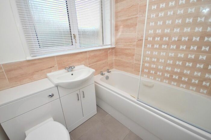 1 Bedroom Flat To Rent In Franklin Place, Westwood, East Kilbride, South Lanarkshire G75