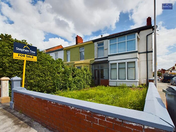 4 Bedroom End Of Terrace House For Sale In Lytham Road, Blackpool, FY4