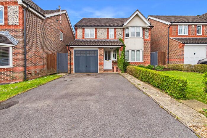 4 Bedroom Detached House For Sale In Almond Drive, Thatcham, Berkshire, RG18
