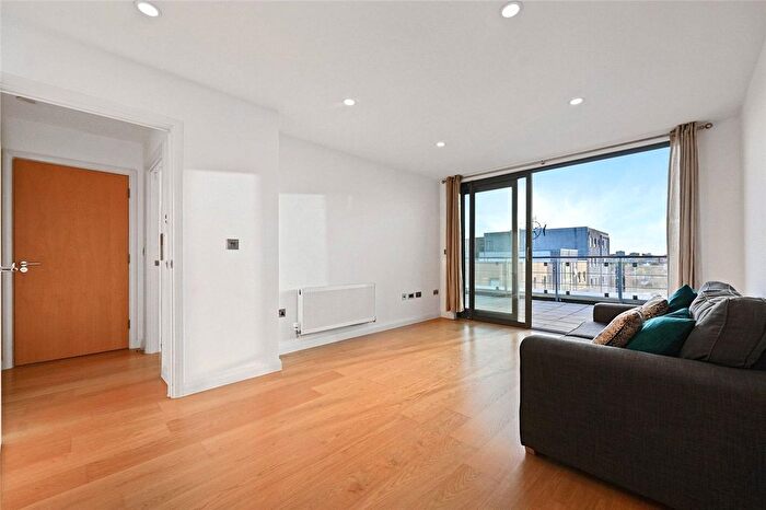 1 Bedroom Flat To Rent In Anthony Court, London, W3