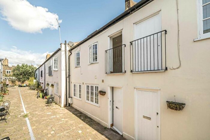 1 Bedroom House To Rent In Medway Road, Victroria Park, E3