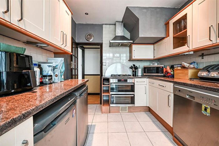 5 Bedroom Property To Rent In Buckleigh Avenue, London, SW20