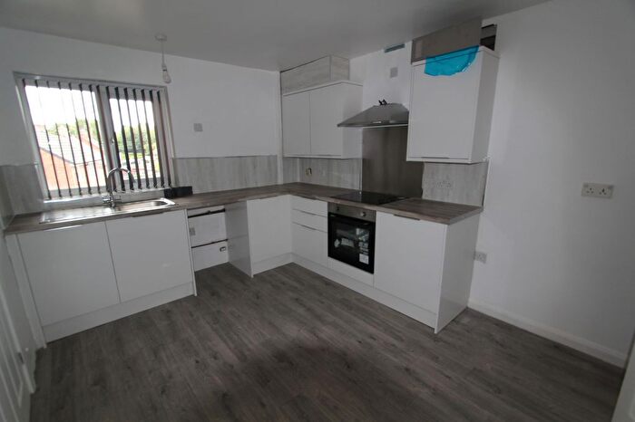 2 Bedroom Flat To Rent In Littlemoor Centre, Chesterfield, S41