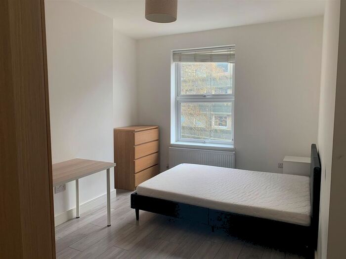 3 Bedroom Flat To Rent In Malvern Road, London, NW6