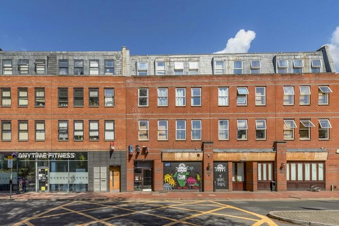 2 Bedroom Flat To Rent In Coombe Lane, London, SW20