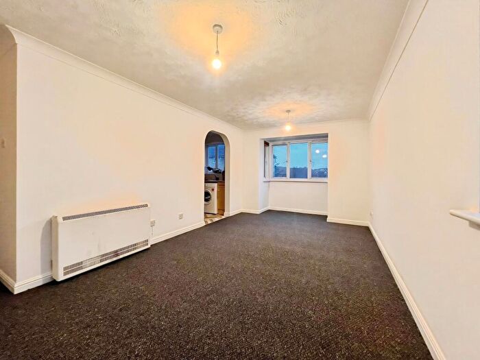 1 Bedroom Flat To Rent In Josling Close, Grays, RM17
