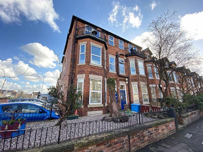 2 Bedroom Flat To Rent In Warwick Road, Chorlton, Manchester, M21