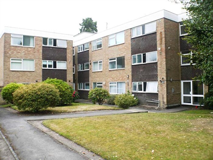 2 Bedroom Flat To Rent In Heathfield Close, Little Heath, EN6
