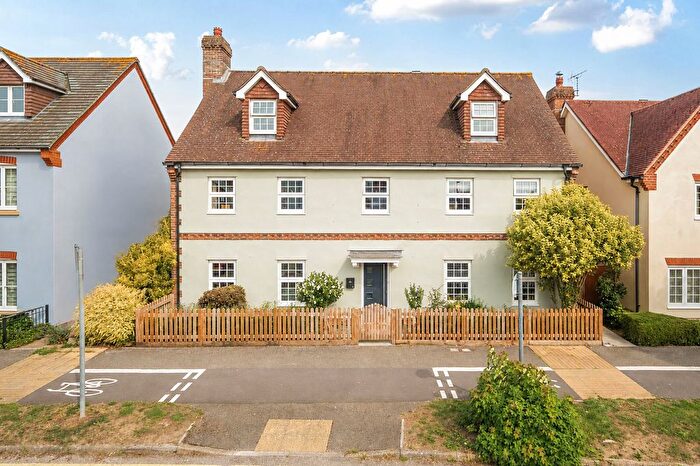 6 Bedroom Detached House For Sale In Rowan Way, Angmering, BN16