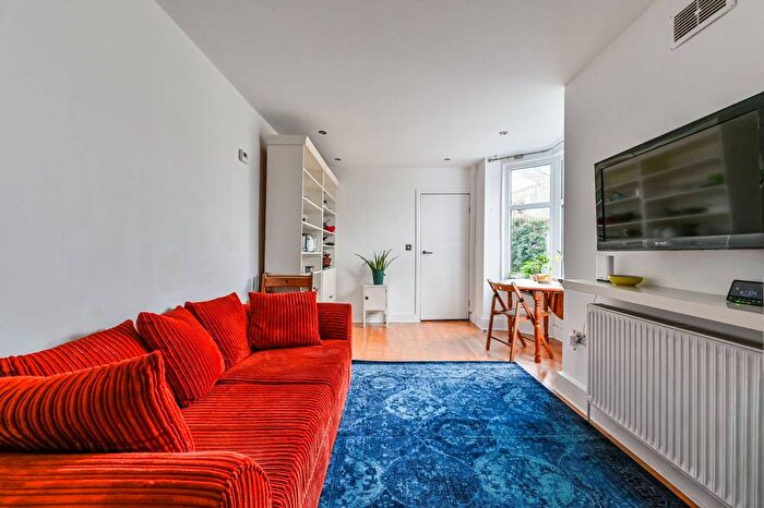 2 Bedroom Flat To Rent In Candler Street, Tottenham, London, N15