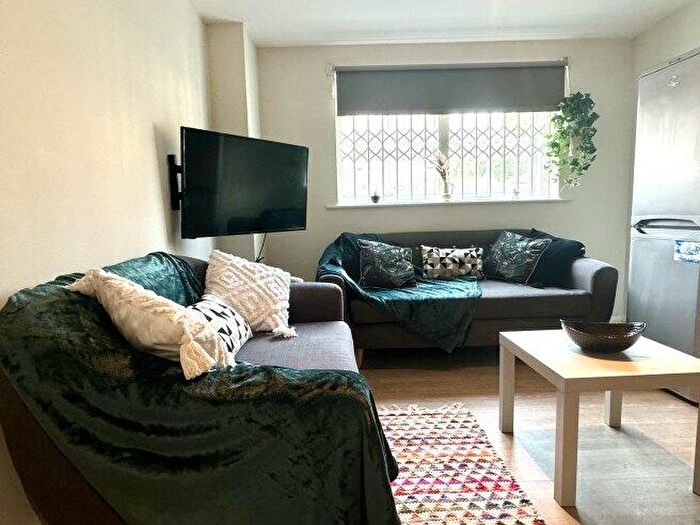 5 Bedroom Flat To Rent In Forster Street, NG7