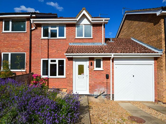 3 Bedroom House To Rent In Scarning, NR19
