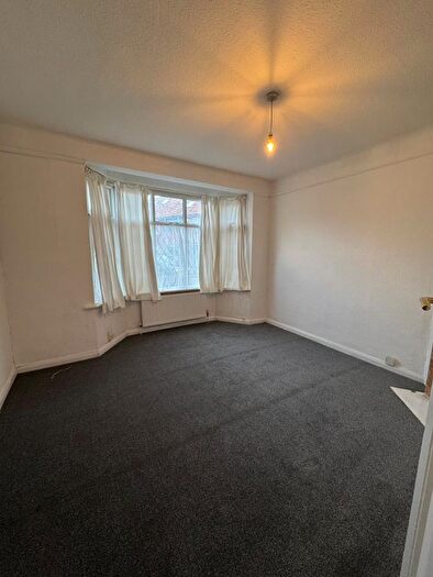 1 Bedroom Maisonette To Rent In Abercorn Close, Mill Hill, NW7