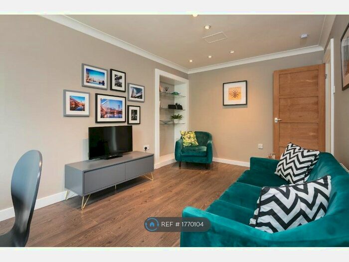 2 Bedroom Flat To Rent In Asgard Drive, Salford, M5