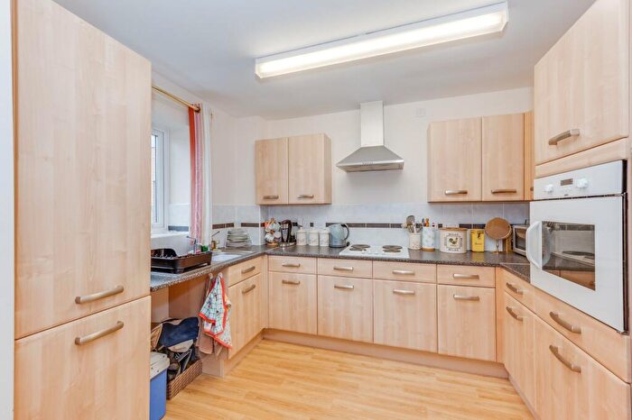 2 Bedroom Flat For Sale In Dyche Road, White Willows, S8