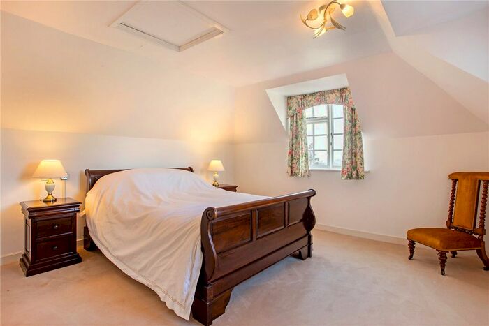 5 Bedroom Detached House For Sale In Billingbear Lane, Binfield, Bracknell, Berkshire, RG42