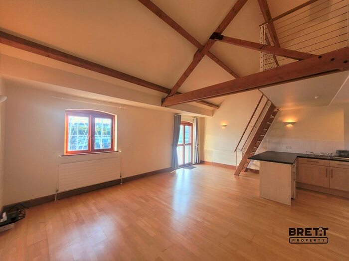 2 Bedroom Flat To Rent In Victory House, Nelson Quay, Milford Haven, SA73