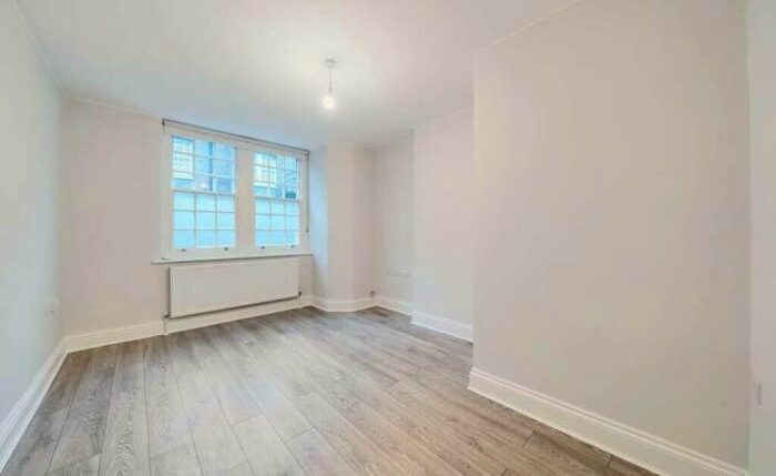 Studio To Rent In Portland Street, London, SE17