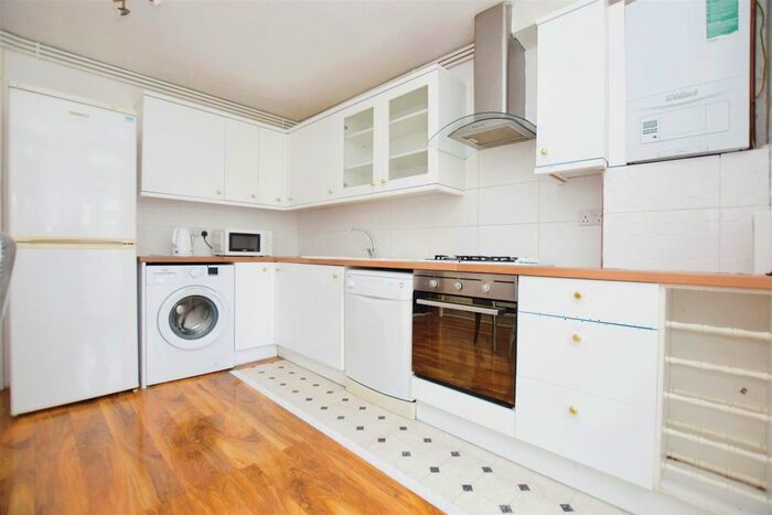 4 Bedroom Property To Rent In Gale Close, Mitcham, CR4