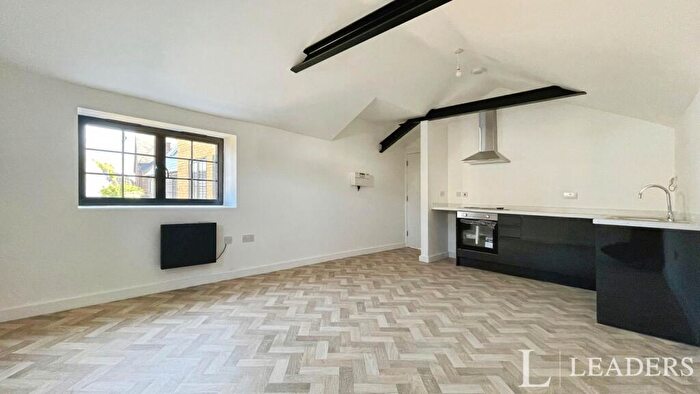 1 Bedroom Flat To Rent In Victoria Avenue, Southend-on-Sea, Essex, SS2