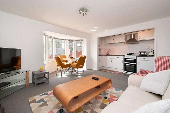 1 Bedroom Flat For Sale In Croft Road, Hastings, TN34