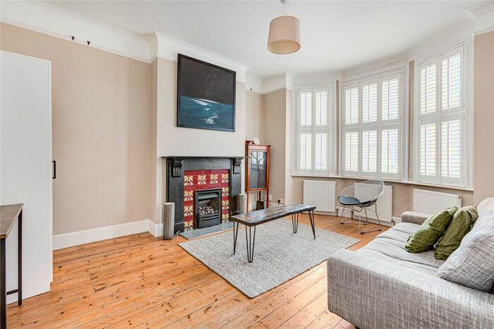 1 Bedroom Flat To Rent In Hackford Road, Vassall, SW9