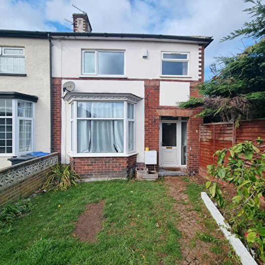 3 Bedroom End Of Terrace House To Rent In Chelmsford Place, Grimsby, DN34