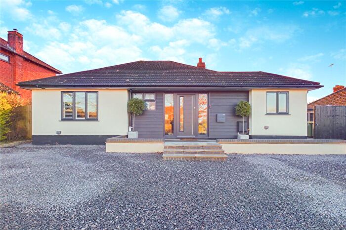 5 Bedroom Detached House For Sale In Theale Road, Burghfield, RG30