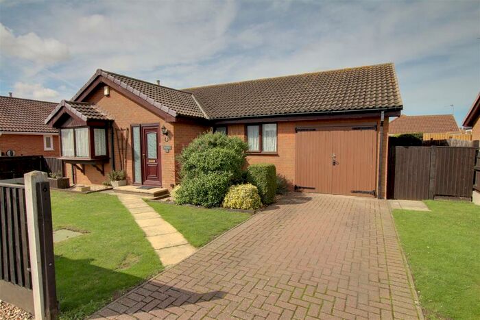 3 Bedroom Detached Bungalow For Sale In Walkington Way, Sandilands, LN12