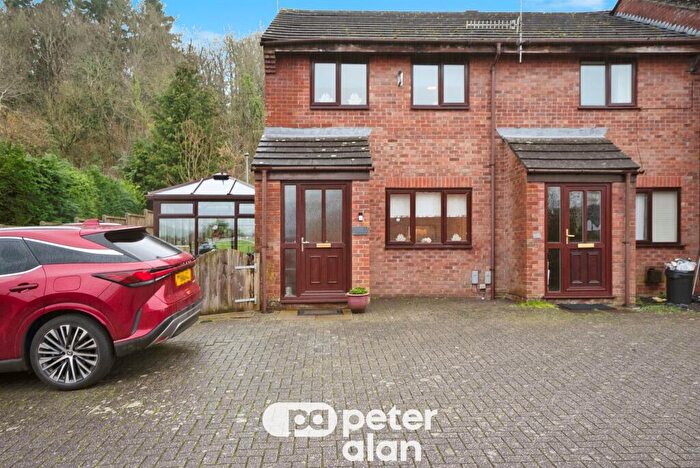 3 Bedroom End Of Terrace House For Sale In Wyefield Court, Monmouth, NP25