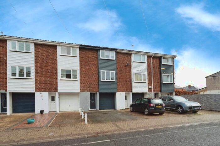 3 Bedroom Terraced House To Rent In Battenburg Avenue, Portsmouth, PO2