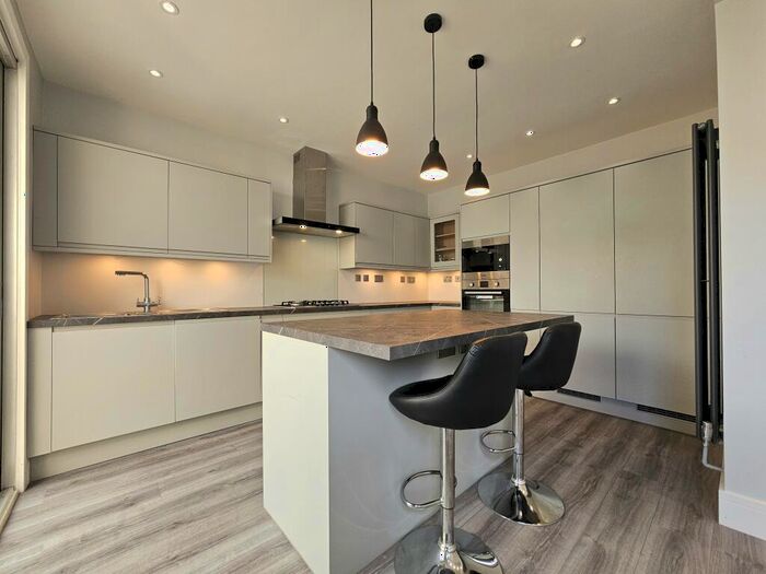 3 Bedroom House To Rent In Walwyn Avenue, Bromley, BR1