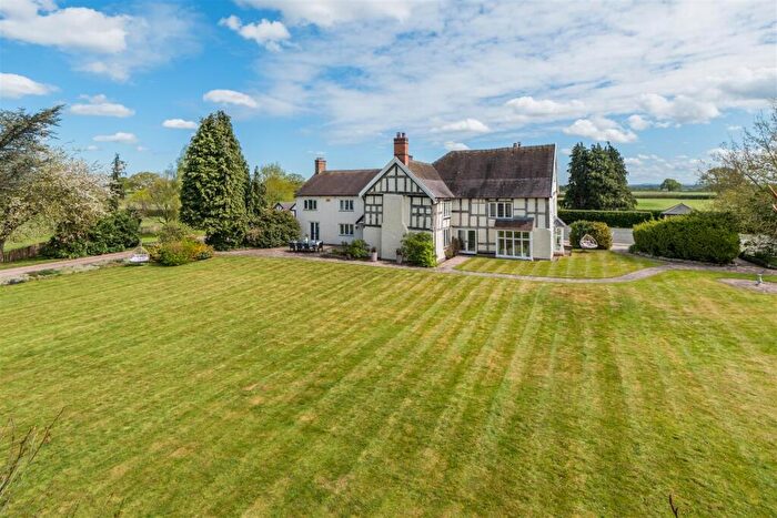 6 Bedroom Detached House For Sale In Heatley Lane, Broomhall Nr. Nantwich, CW5