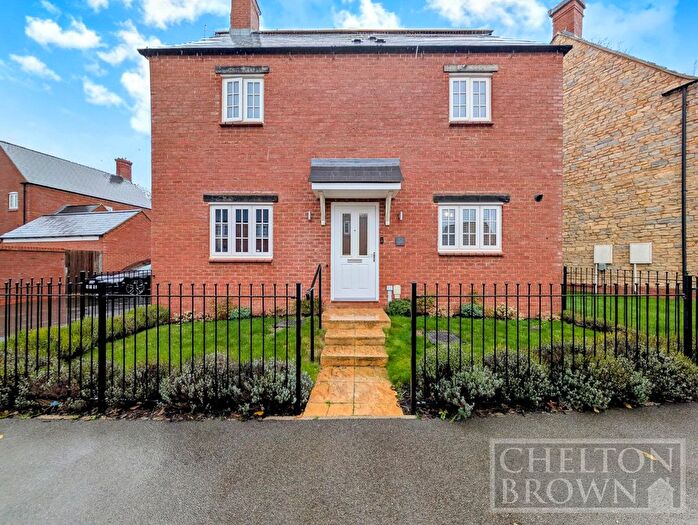 3 Bedroom Detached House For Sale In Pianoforte Road, Roade, Northampton, Northamptonshire, NN7