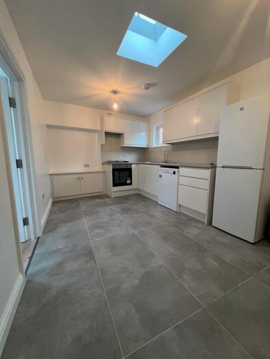 1 Bedroom Flat To Rent In West Green Road, London, N15