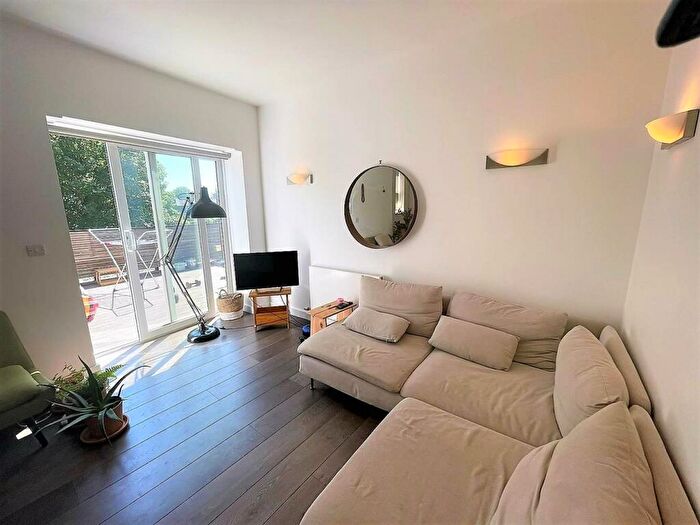 2 Bedroom Apartment To Rent In Amersham Road, New Cross, London, SE14