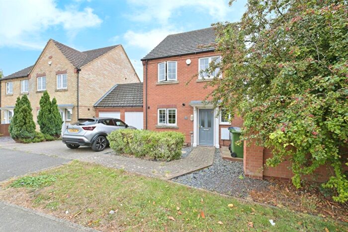 3 Bedroom Link Detached House For Sale In Ashbeach Drove, Ramsey, Huntingdon, PE26