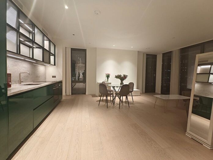 2 Bedroom Flat To Rent In The Wardian, London, E14