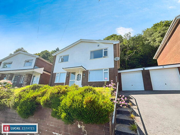 4 Bedroom Detached House For Sale In Ashgrove, Edwardsville, Treharris, CF46