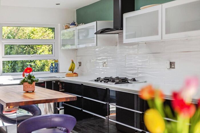 4 Bedroom Detached House For Sale In Coltshill Drive, Swansea, West Glamorgan, SA3