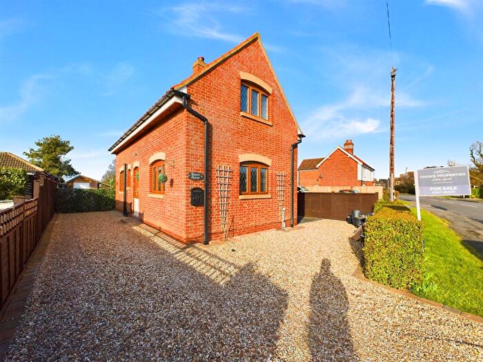 4 Bedroom Detached House For Sale In Main Road, Withern, LN13