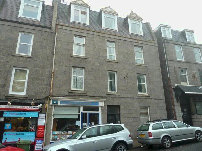 2 Bedroom Flat To Rent In Spital, Top Left, AB24