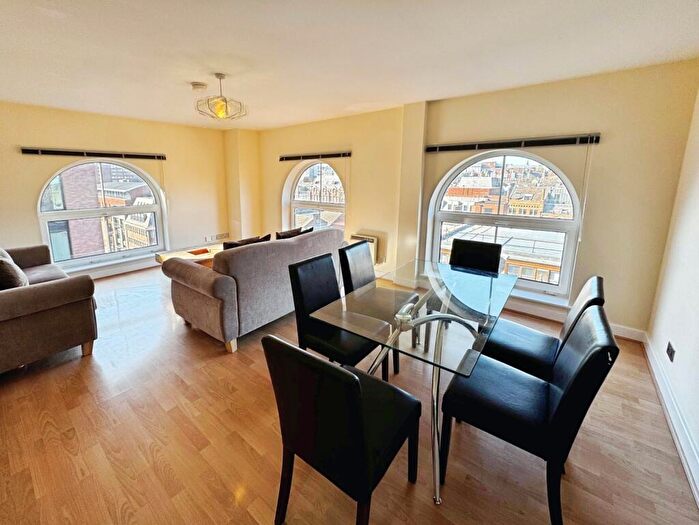 2 Bedroom Flat To Rent In Wellington Street, Leeds, West Yorkshire, LS1