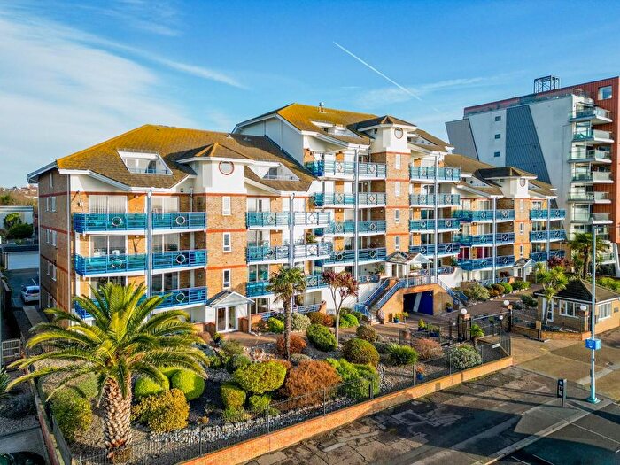 3 Bedroom Flat For Sale In The Leas, Westcliff-On-Sea, SS0