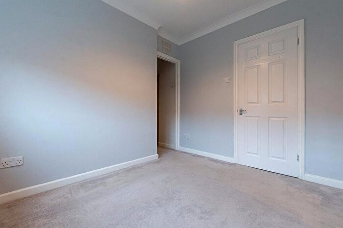 1 Bedroom Maisonette To Rent In Ardrossan Gardens, Worcester Park, Surrey, KT4