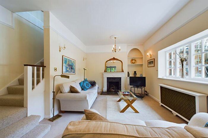 4 Bedroom Village House For Sale In Deans Lane Walton On The Hill, KT20