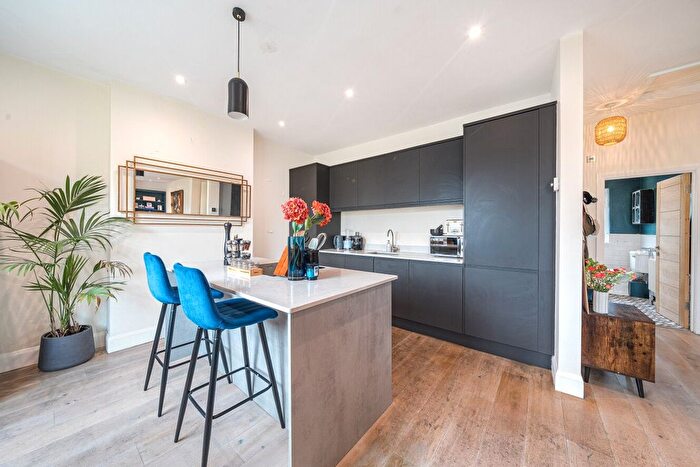 2 Bedroom Maisonette For Sale In Medfield Street, London, SW15