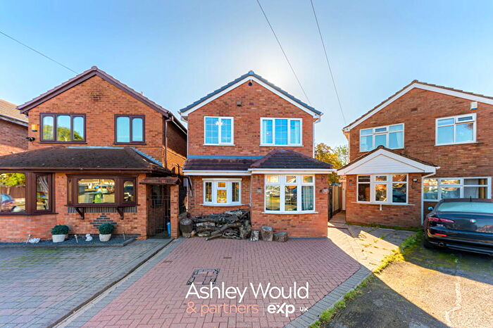 4 Bedroom Detached House For Sale In York Close, Tipton, DY4