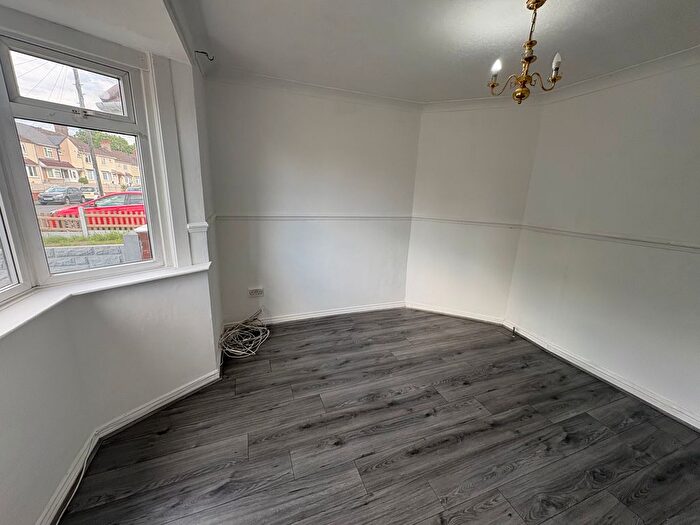 3 Bedroom Semi-Detached House To Rent In Colley Avenue, Wolverhampton, WV10