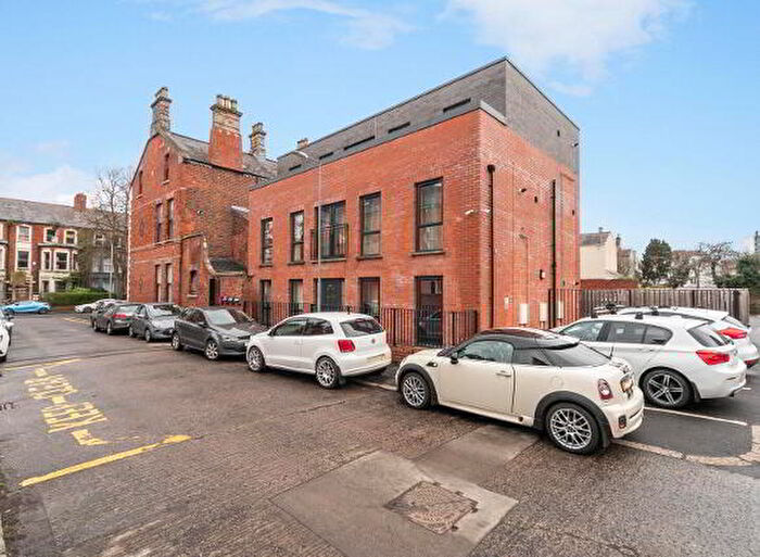 2 Bedroom Apartment / Flats For Sale In Apartment B Wellington Park Terrace, Belfast, BT9